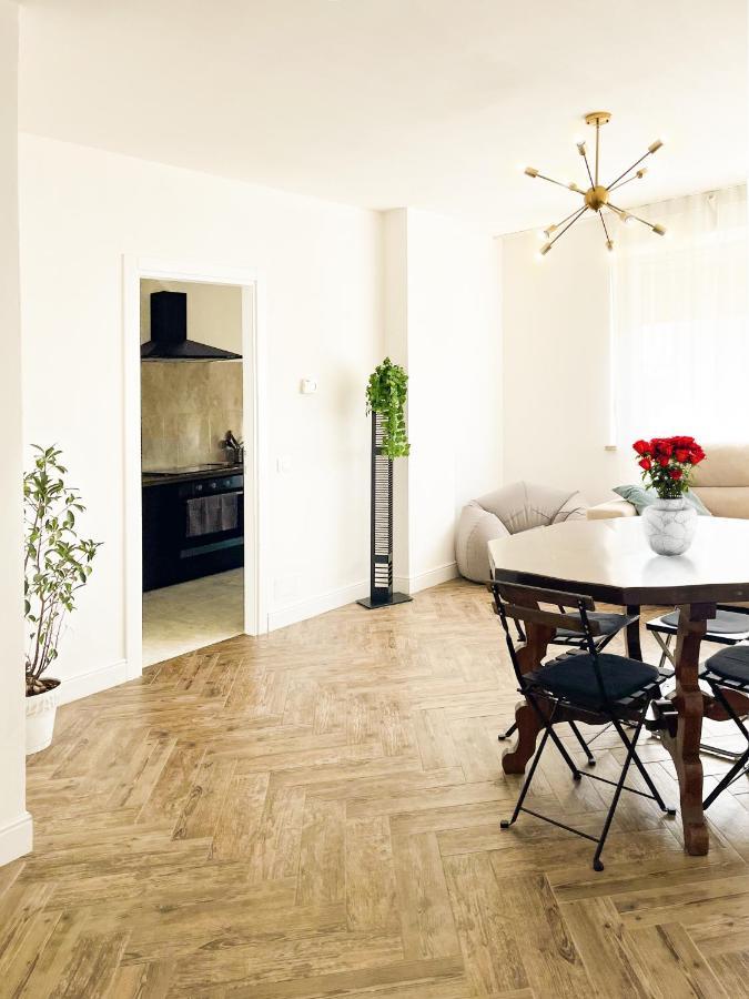 Suitesflores - Bright And Cozy Apartment In Верона Екстериор снимка